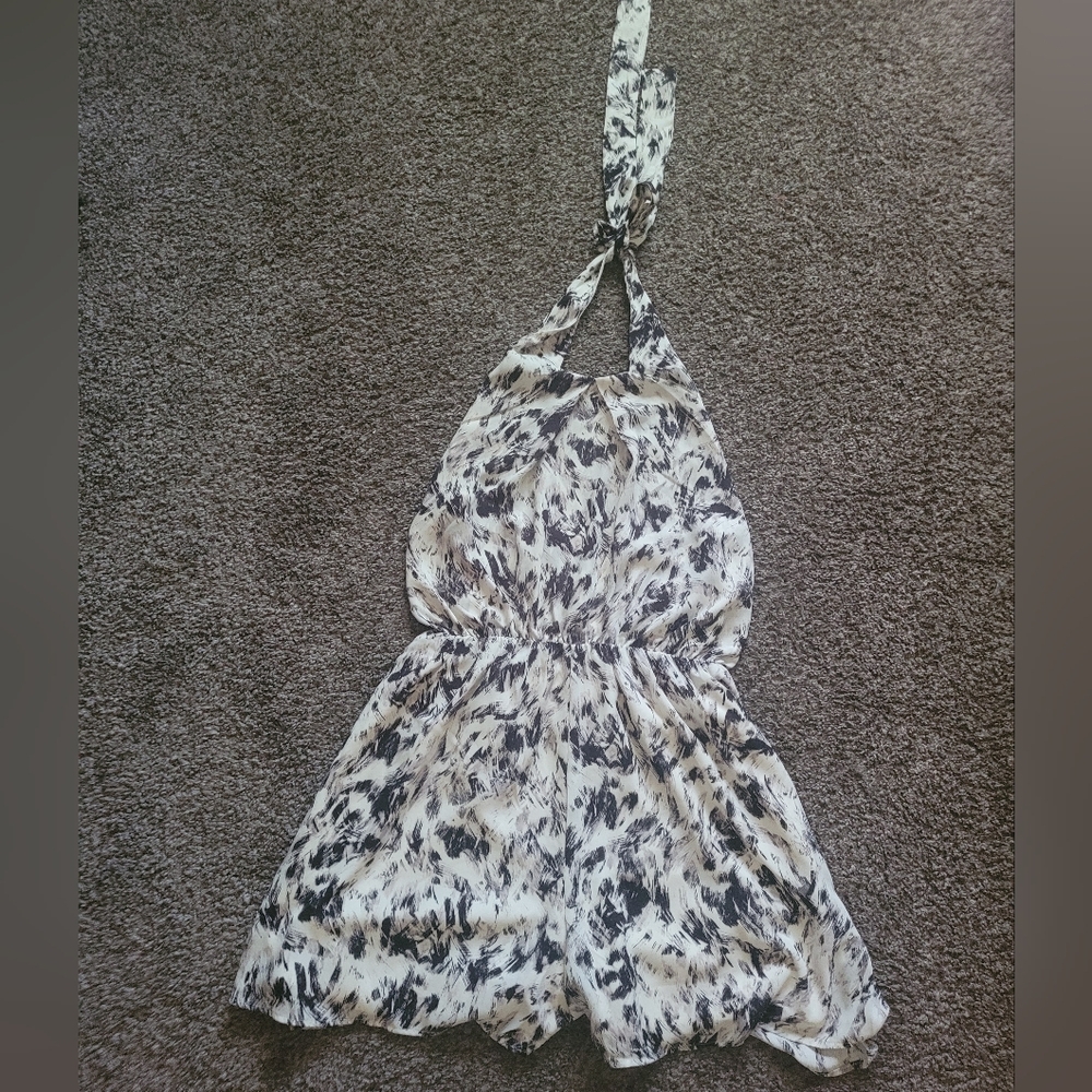 Express romper size M